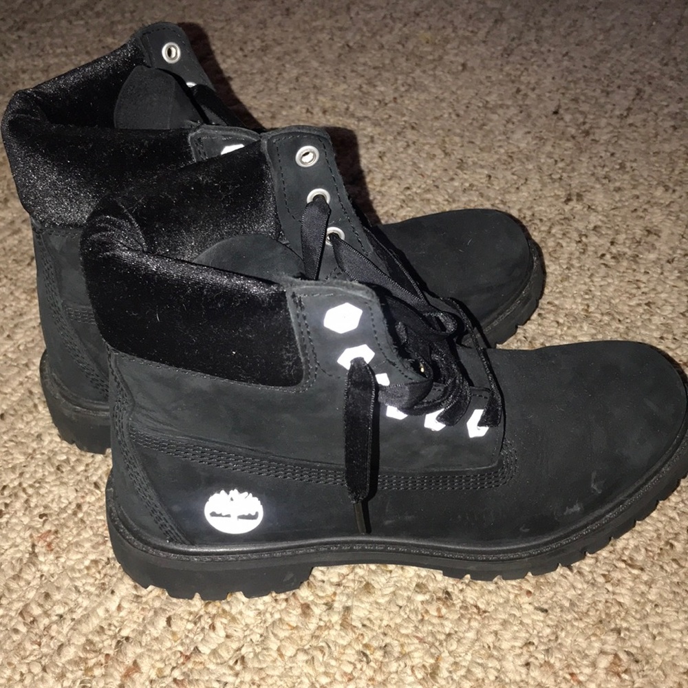 Near perfect and new timberlands!